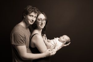 Photographe bébé blois studio atelier de lili bébé nouveau né naissance famille allaitement